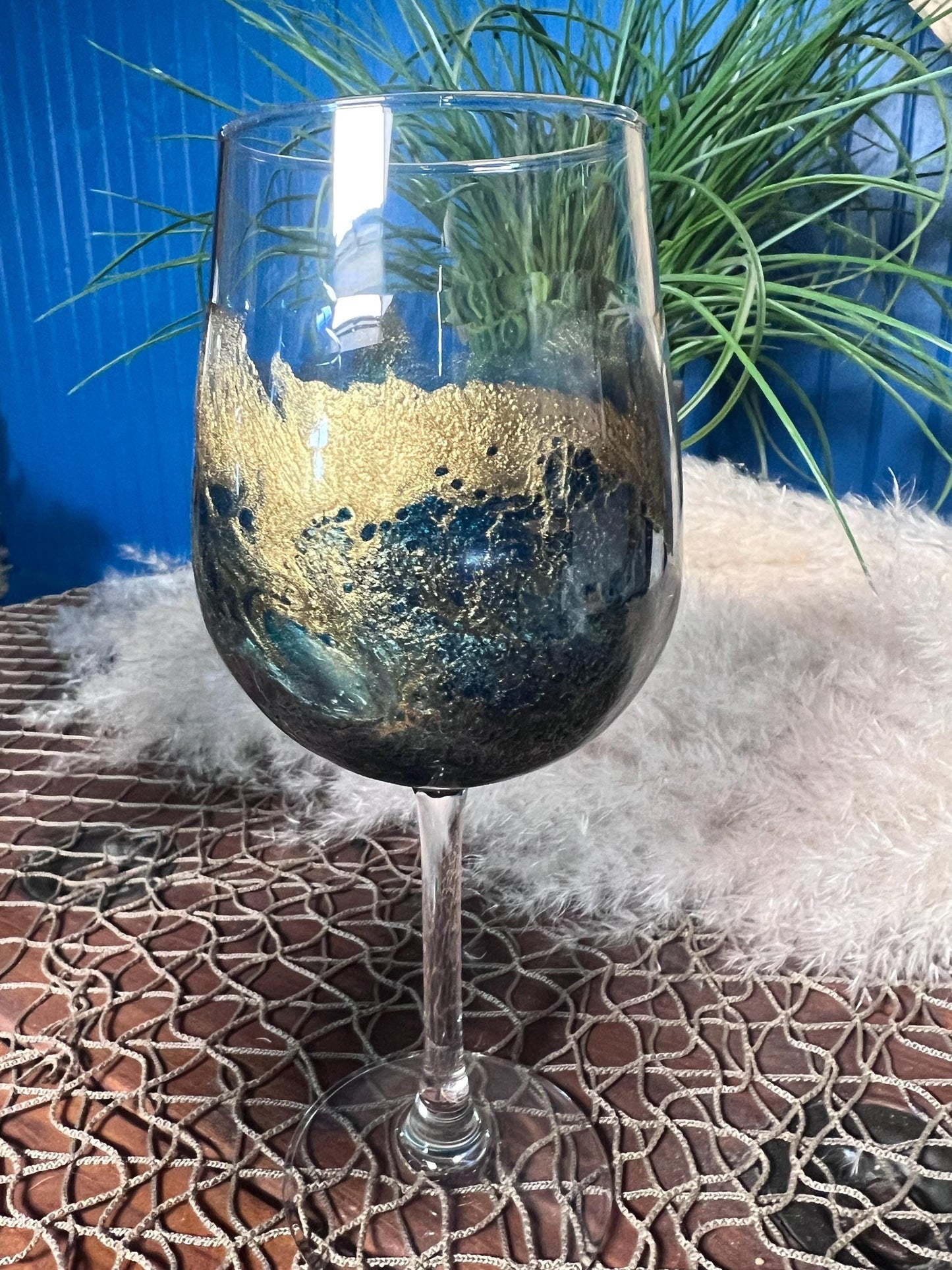 Emerald Green with Golden Waves Wine Glasses | Coastal Decor