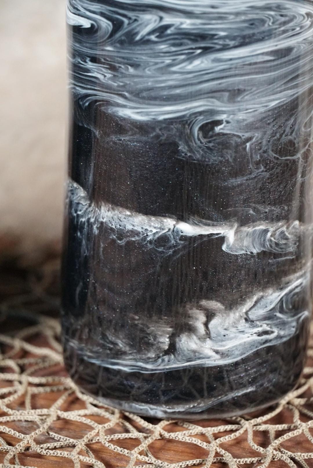 Black and White Waves 20 oz Insulated Drink Tumbler | Coastal Decor