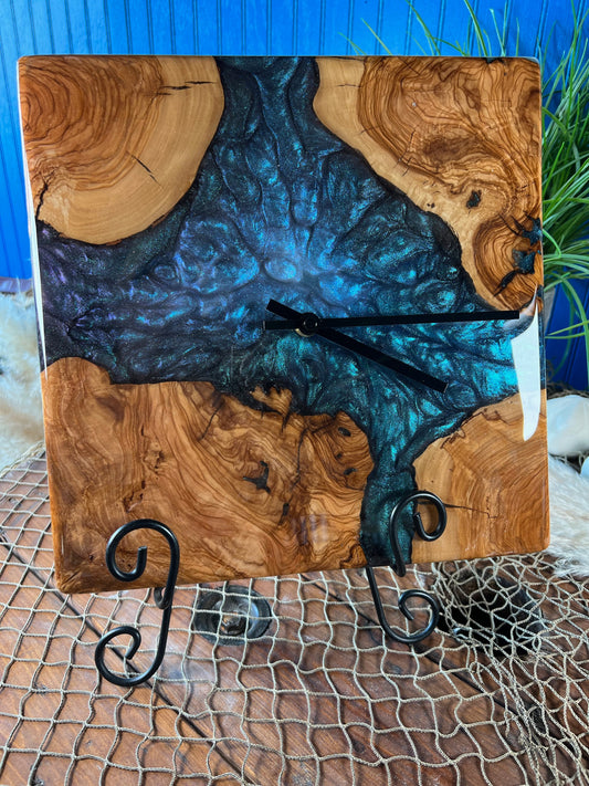 Color shift Olive wood Clock