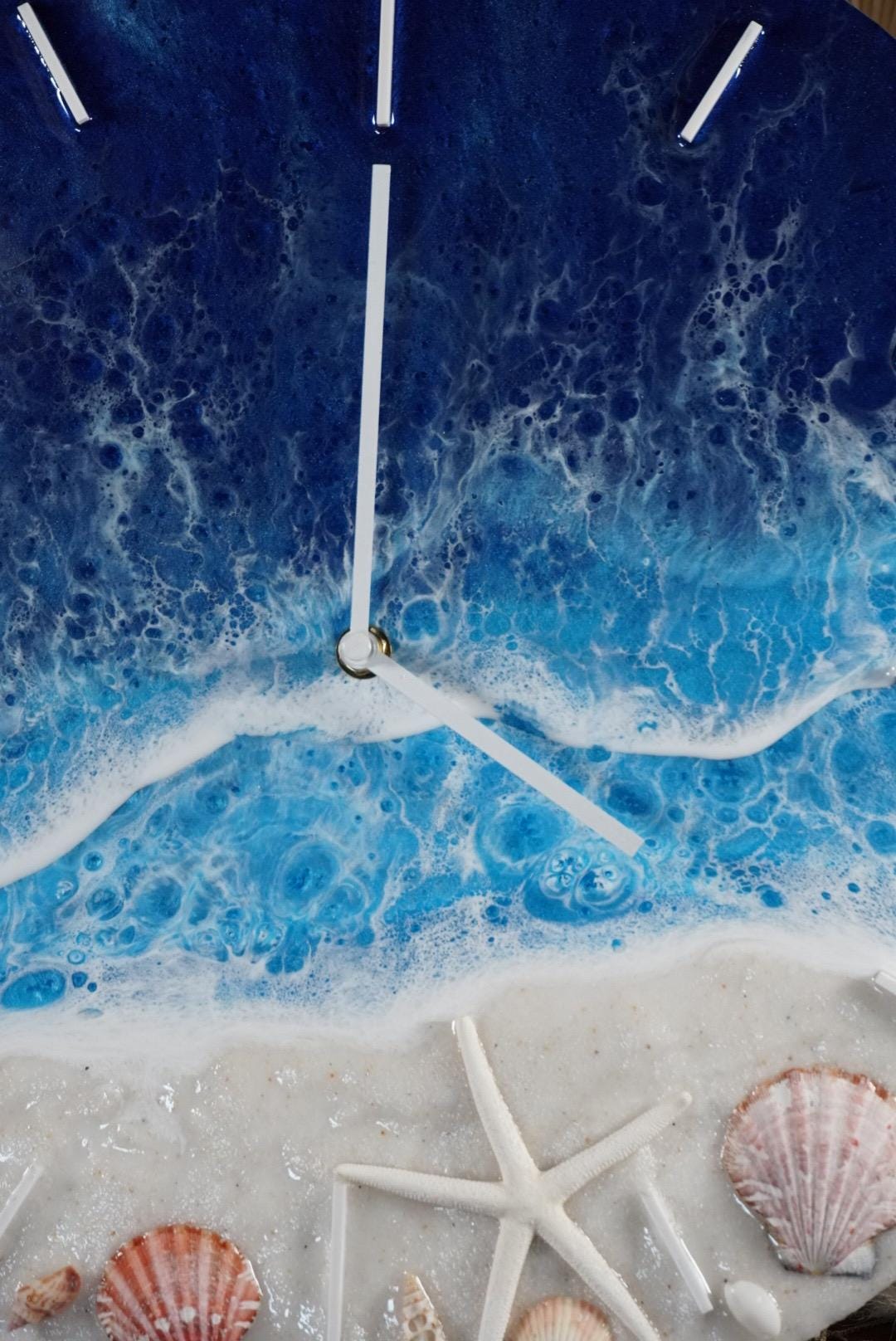 Ocean Waves and Sea Shell Clock