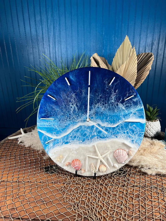 Ocean Waves and Sea Shell Clock