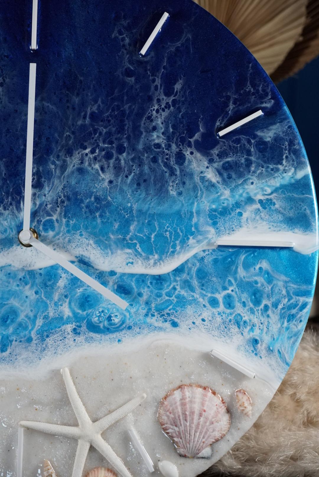 Ocean Waves and Sea Shell Clock