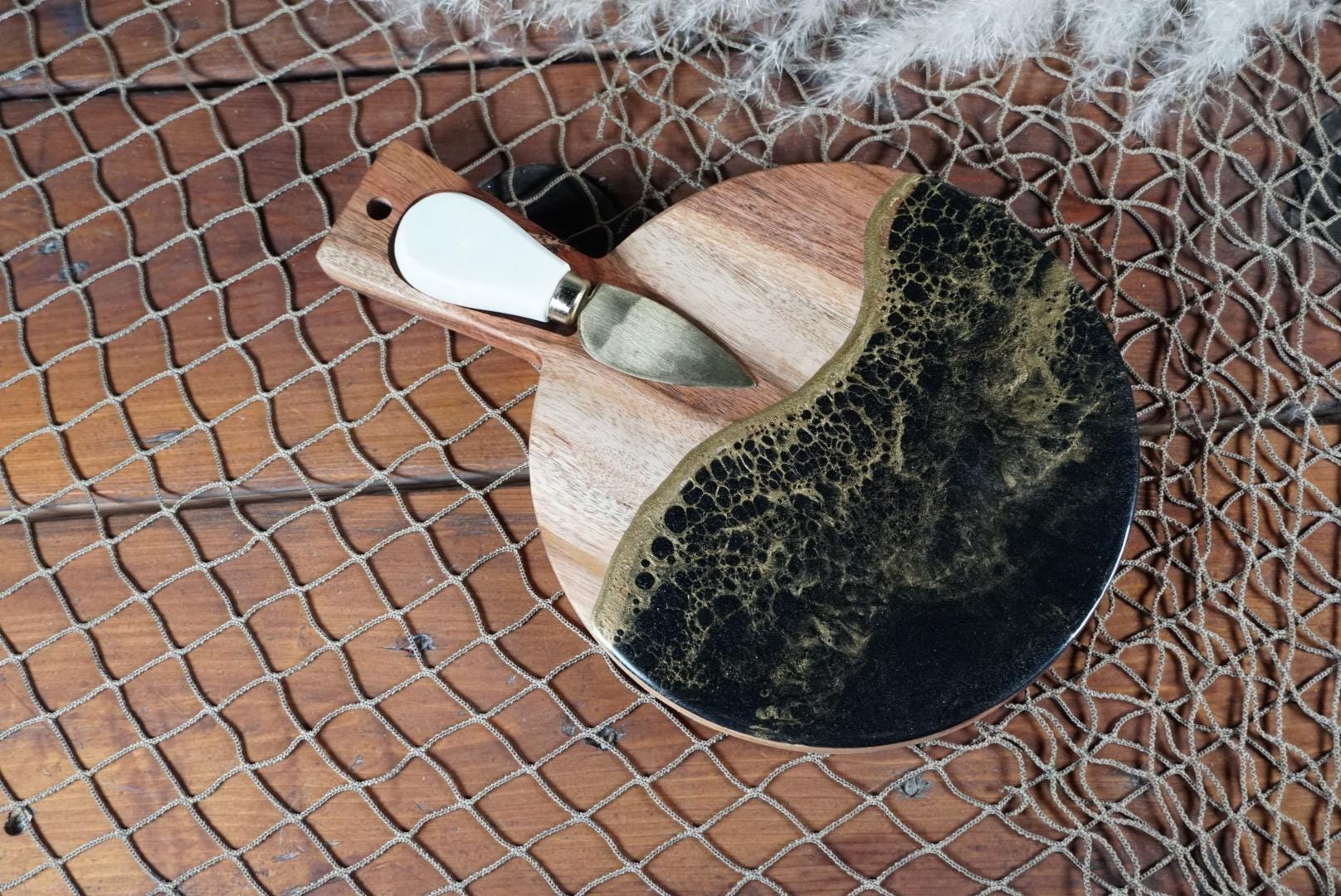 Black with Gold Waves Round Charcuterie board | Serving Tray