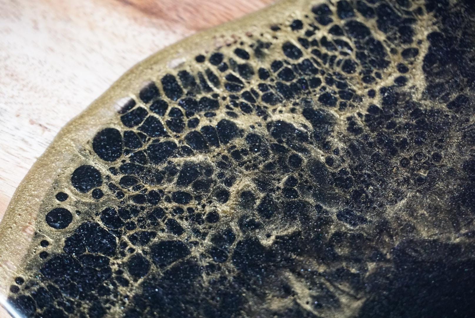 Black with Gold Waves Round Charcuterie board | Serving Tray