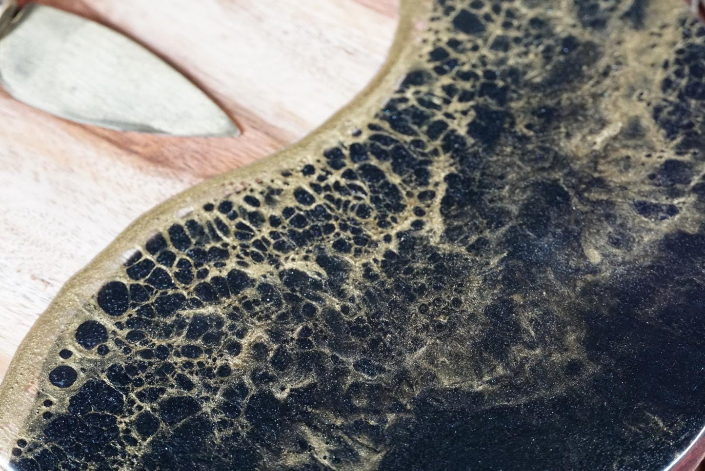 Black with Gold Waves Round Charcuterie board | Serving Tray