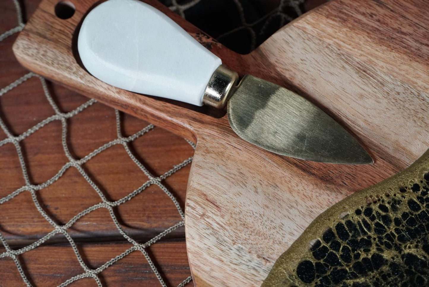 Black with Gold Waves Round Charcuterie board | Serving Tray