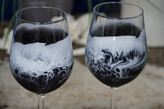 Black with Ocean Waves Wine Glasses | Coastal Decor