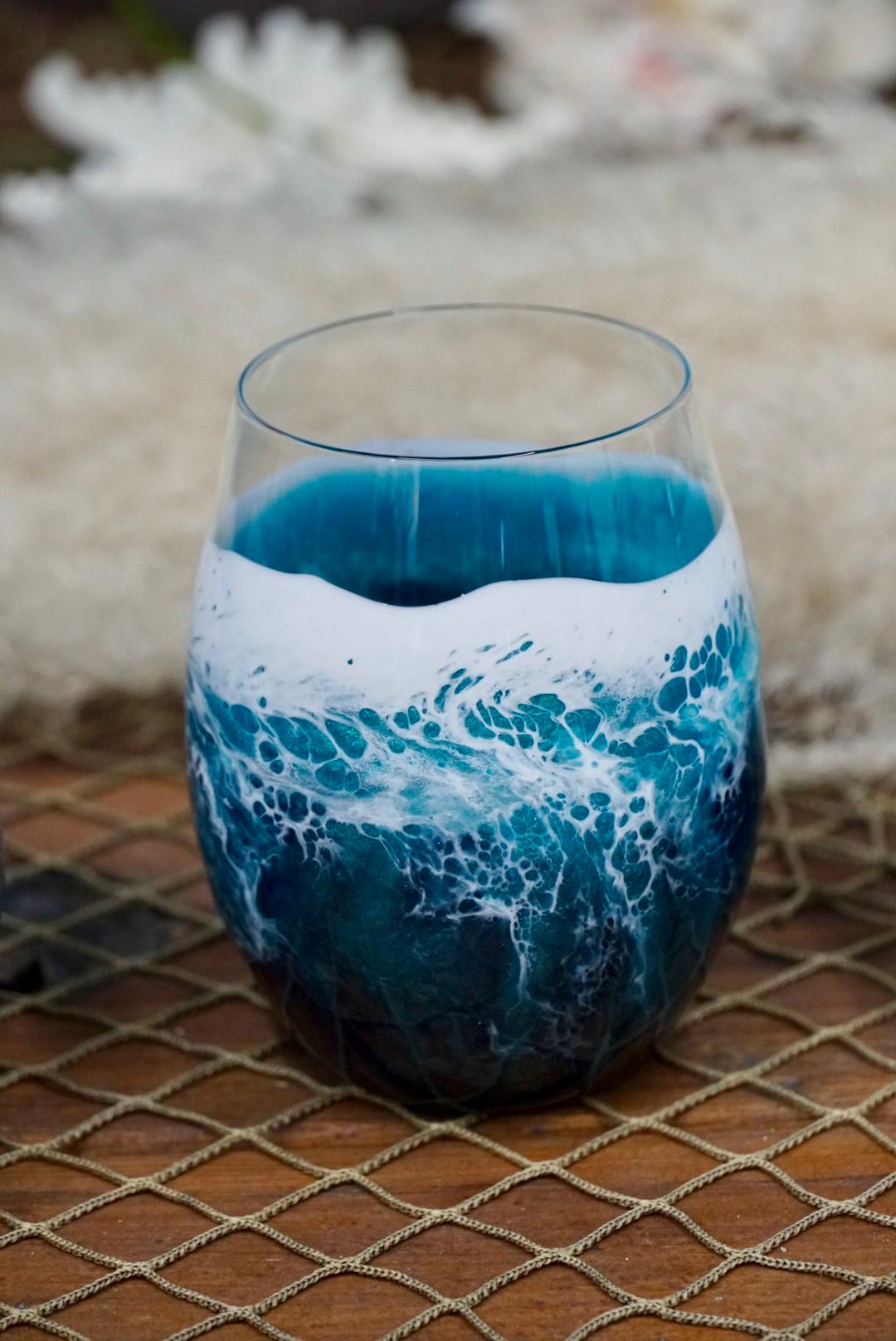 Turquoise Waves Wine Glasses | Coastal Decor