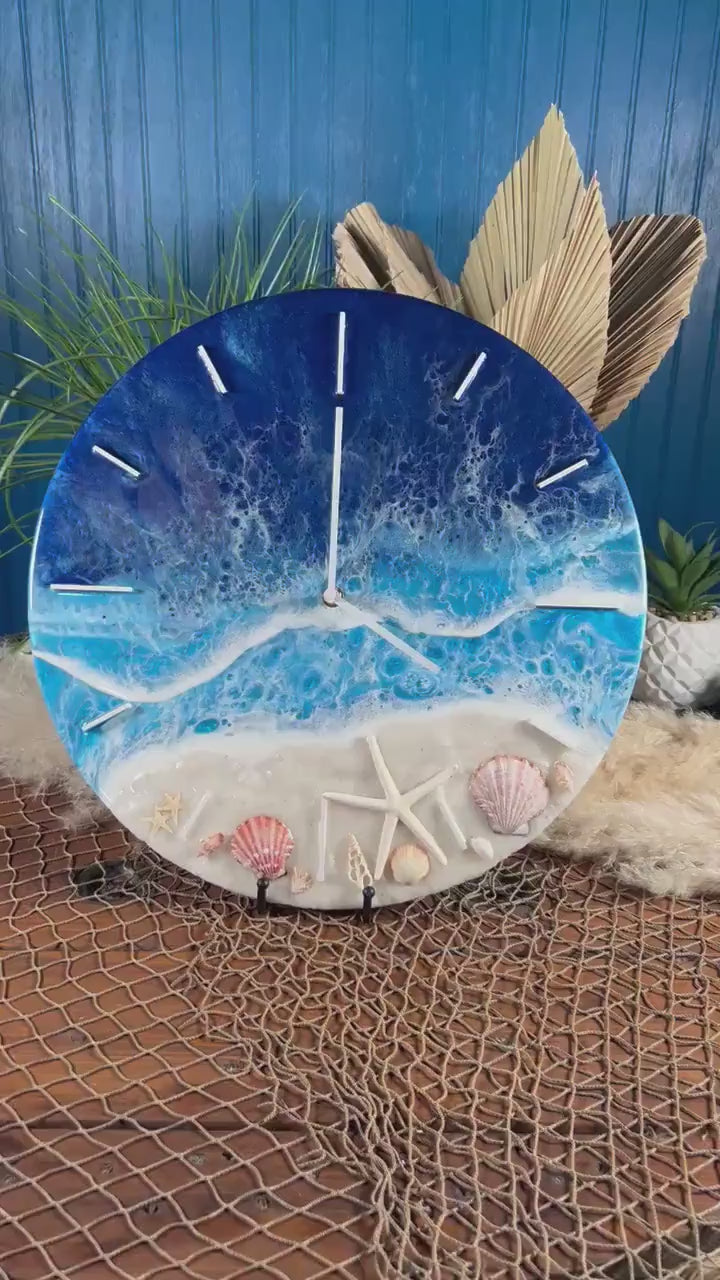 Ocean Waves and Sea Shell Clock