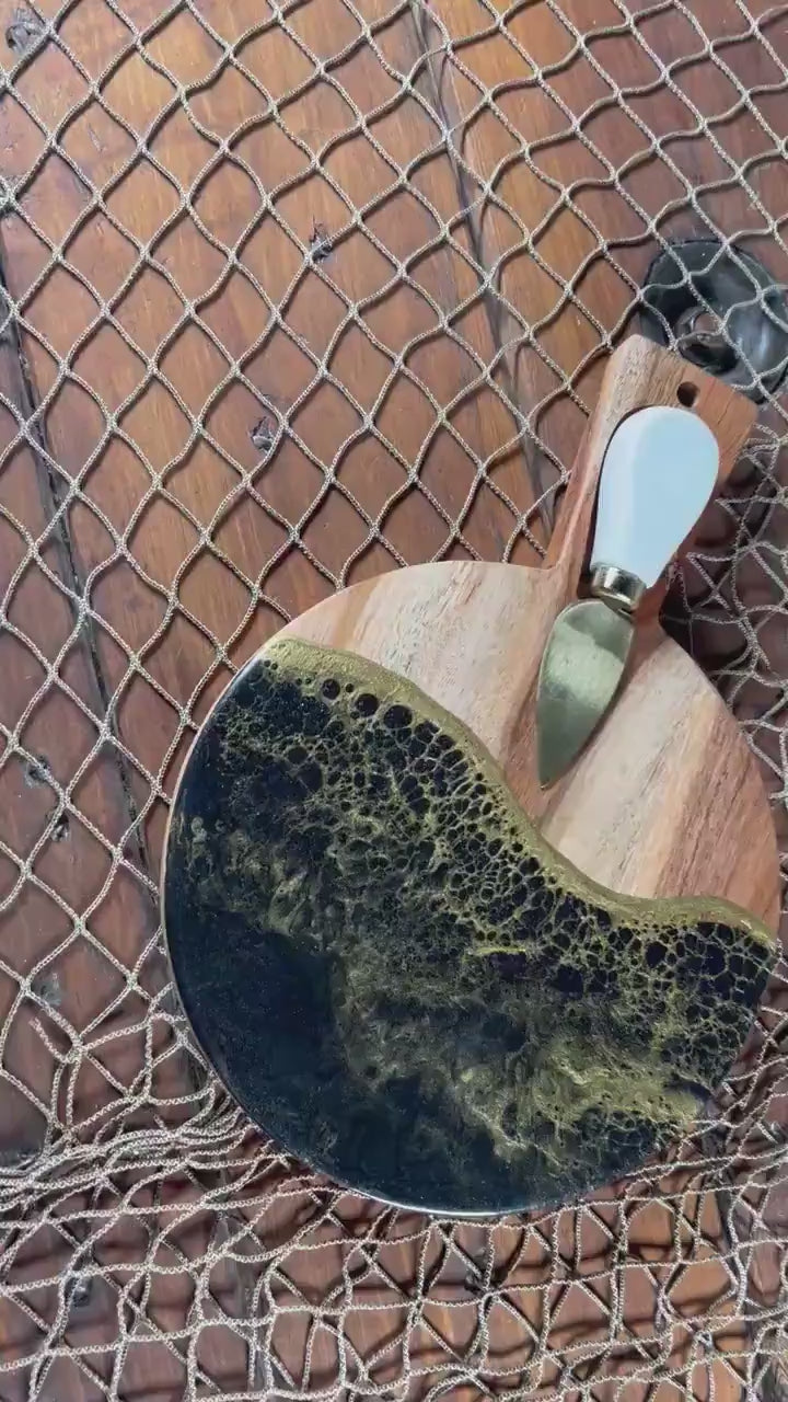 Black with Gold Waves Round Charcuterie board | Serving Tray