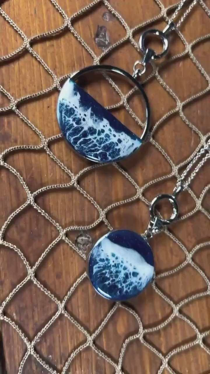 Ocean Waves Round Necklace